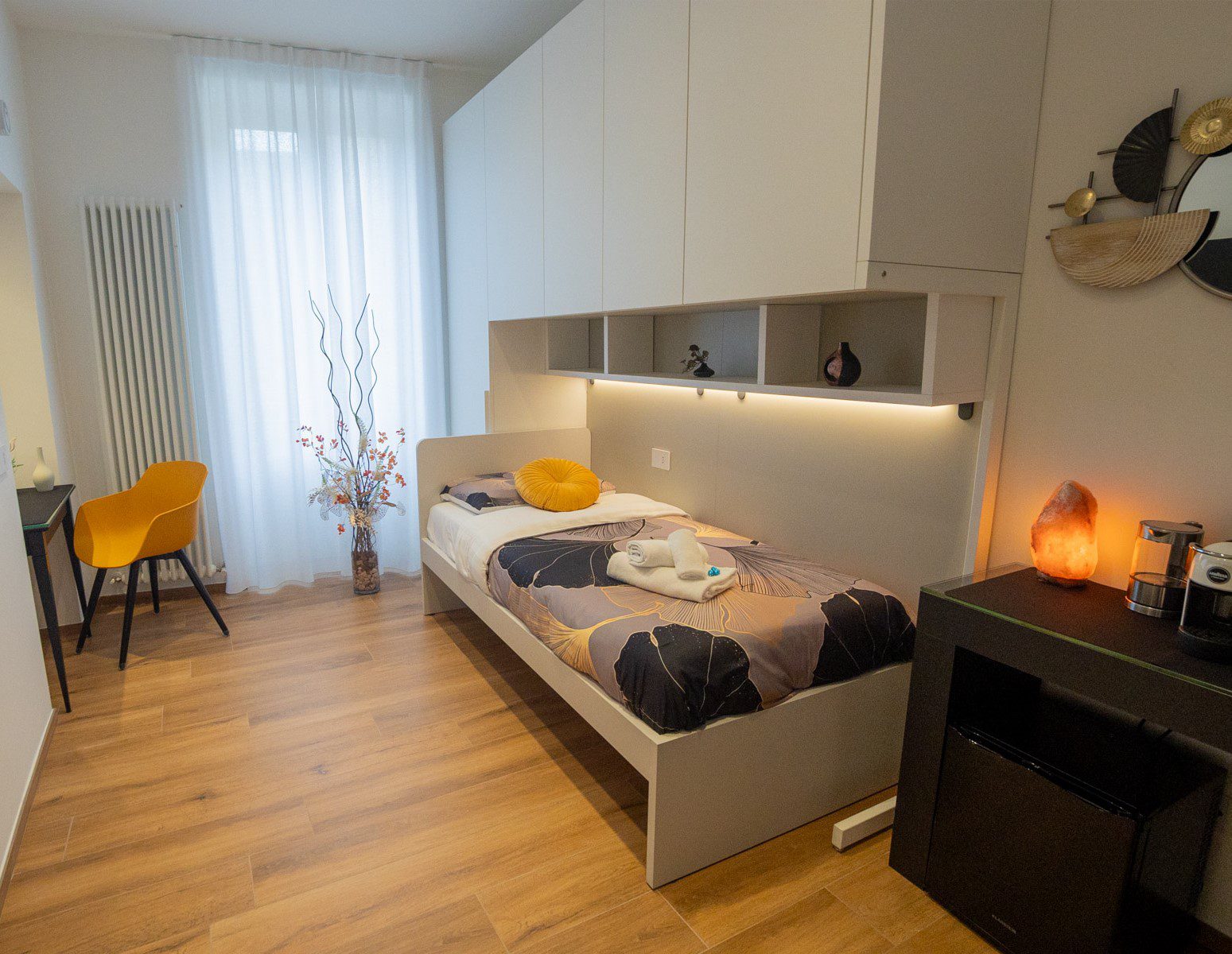 Vista frontale camera singola